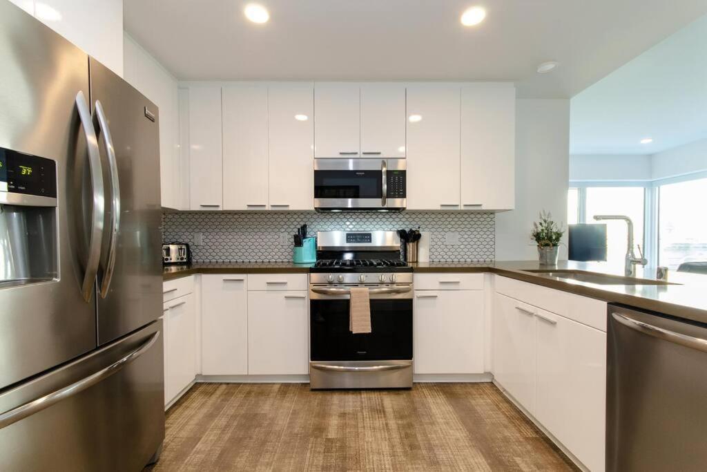 Skyline Views 3bed Apt La Live Convntion Centr 11110